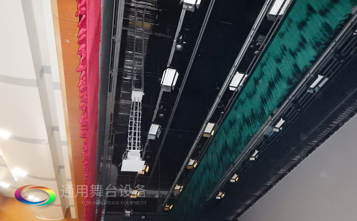 裝飾炫麗舞臺(tái)，提升演出效果！通用舞臺(tái)教您一圖看懂舞臺(tái)阻燃幕布