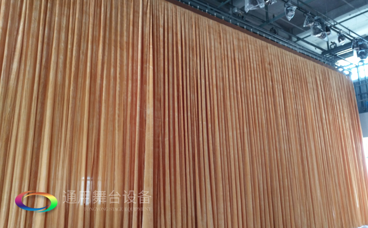 舞臺阻燃幕布在設施設備安裝、拆裝舞臺（包括裝臺、拆臺）以及系統(tǒng)調試、運行等操作規(guī)程