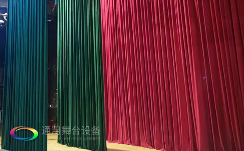 助力教育領域舞臺建設，推動校園文化發(fā)展！星海中學報告廳舞臺阻燃幕布建設項目